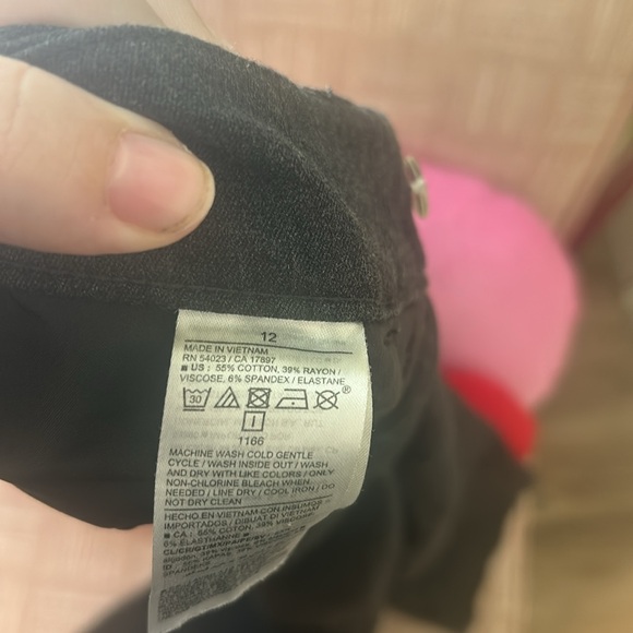 !Set of 3! Old Navy Pixie Pants Bundle - Picture 11 of 16